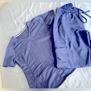 Navy scrubs set / size small ..  (scrubstar)